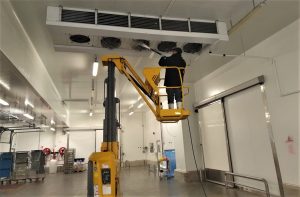 Combinación ahorrativa de aire acondicionado con tecnología Inverter y otros sistemas de humidificación, nebulización y enfriamiento adiabático